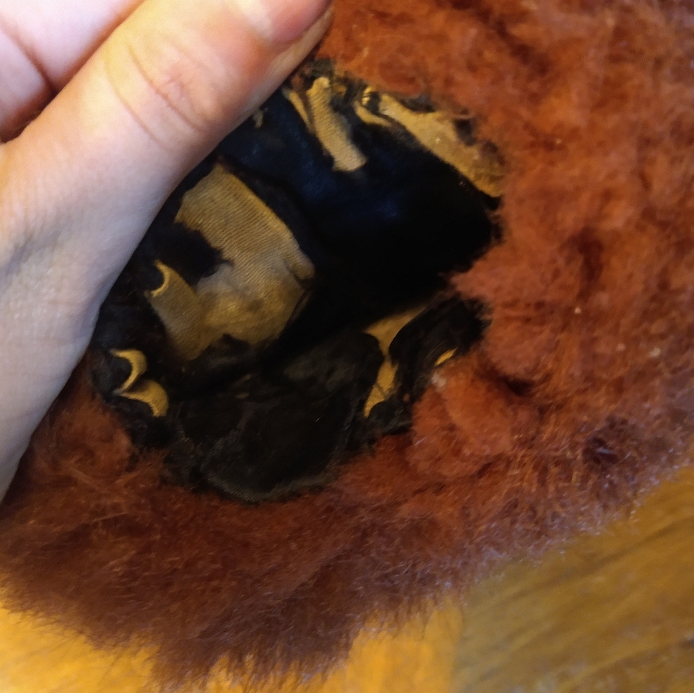 Robert Mann Furs - Picture 8 of 8